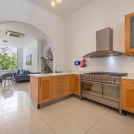 Hard To Come By - Modern & Huge House In Σλιέμα Εξωτερικό φωτογραφία
