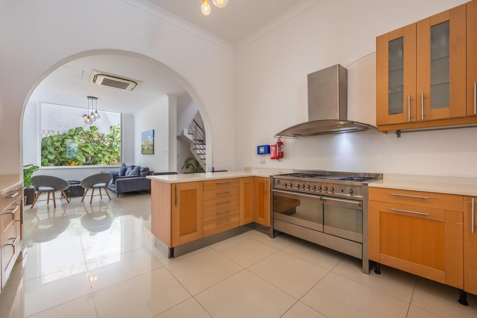 Hard To Come By - Modern & Huge House In Σλιέμα Εξωτερικό φωτογραφία